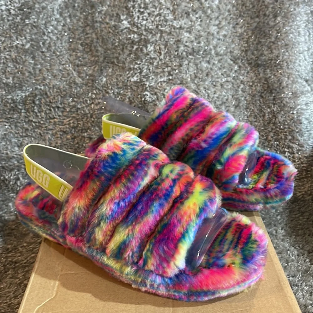 NWB UGG K Fluff Yeah Pixelate - Picture 4 of 10